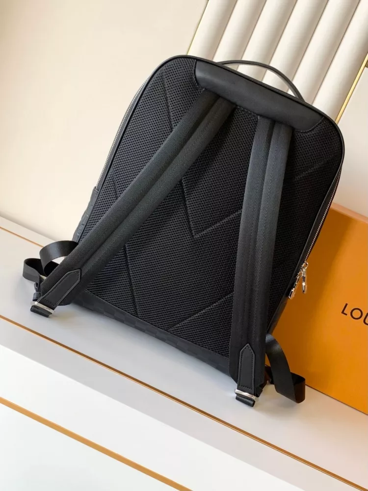 Louis Vuitton LV AAA Man Backpacks Sophisticated 7169