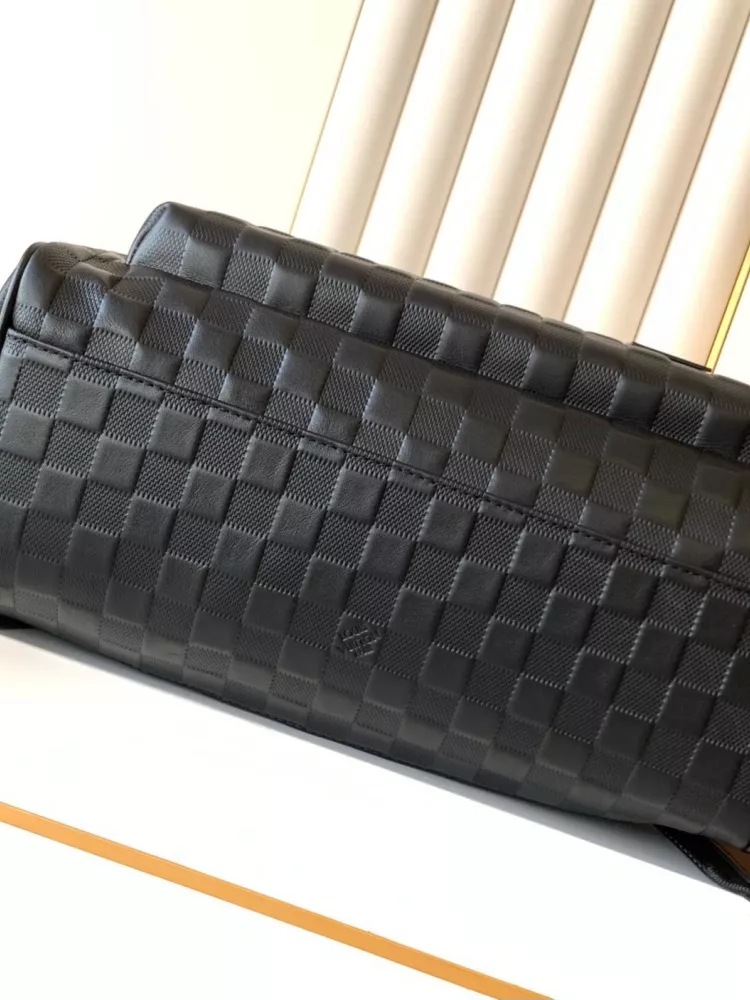 Louis Vuitton LV AAA Man Backpacks Sophisticated 7169