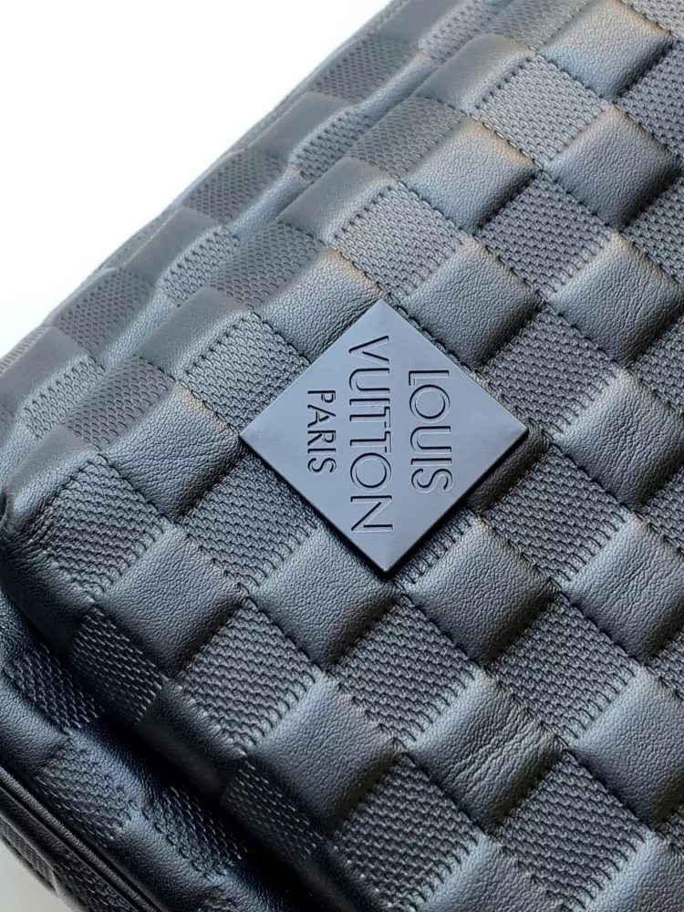 Louis Vuitton LV AAA Man Backpacks Sophisticated 7169