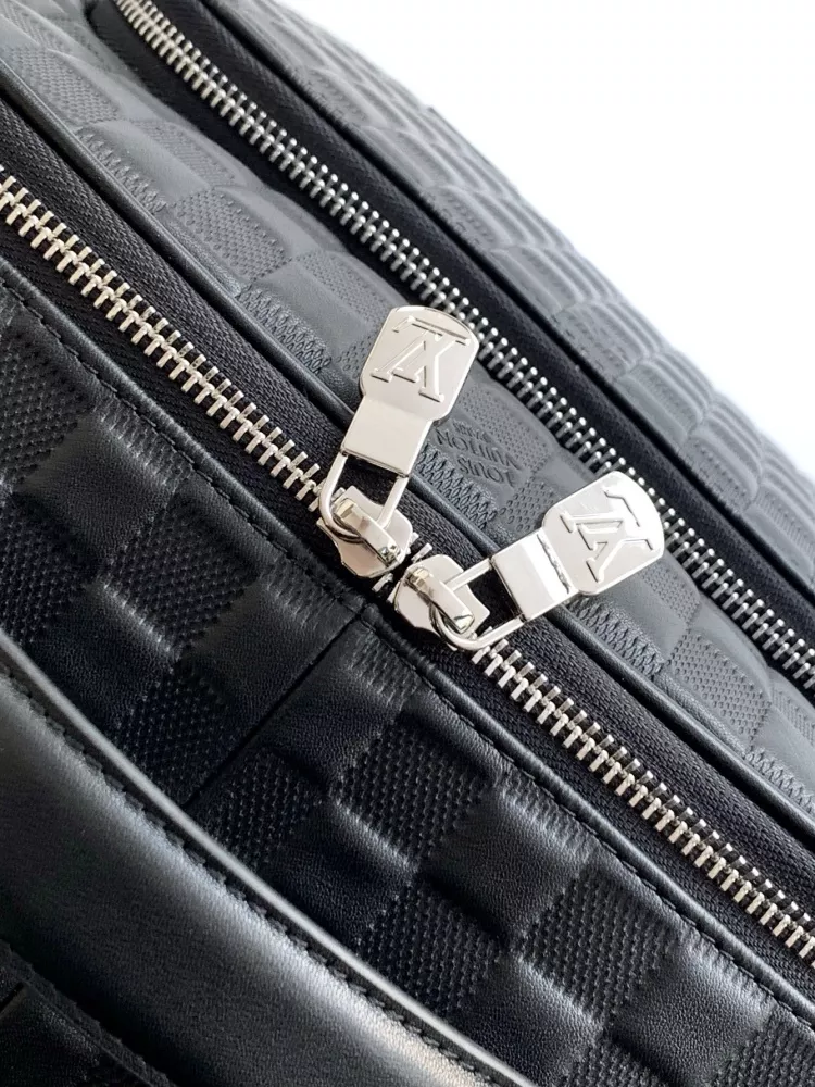 Louis Vuitton LV AAA Man Backpacks Sophisticated 7169