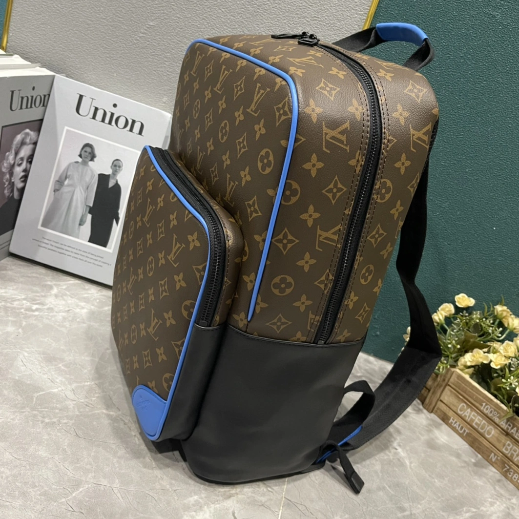 Louis Vuitton LV AAA Man Backpacks StreetReady 6390