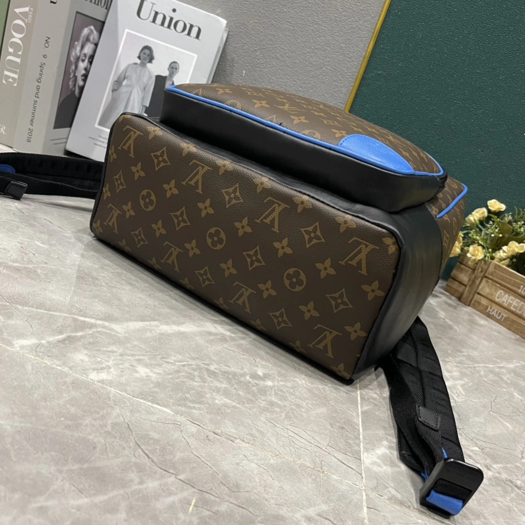 Louis Vuitton LV AAA Man Backpacks StreetReady 6390