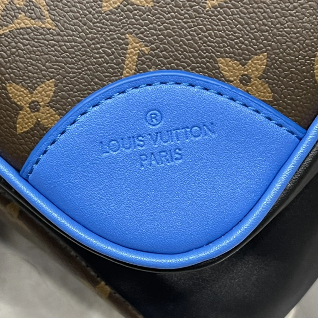 Louis Vuitton LV AAA Man Backpacks StreetReady 6390