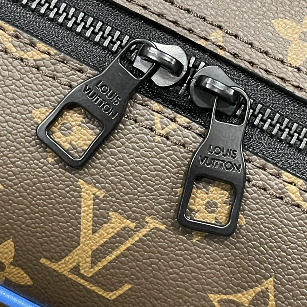Louis Vuitton LV AAA Man Backpacks StreetReady 6390