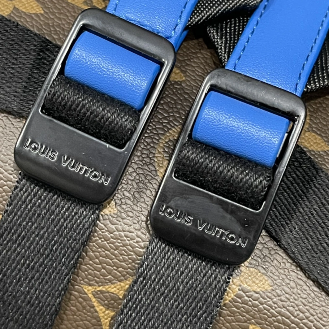 Louis Vuitton LV AAA Man Backpacks StreetReady 6390