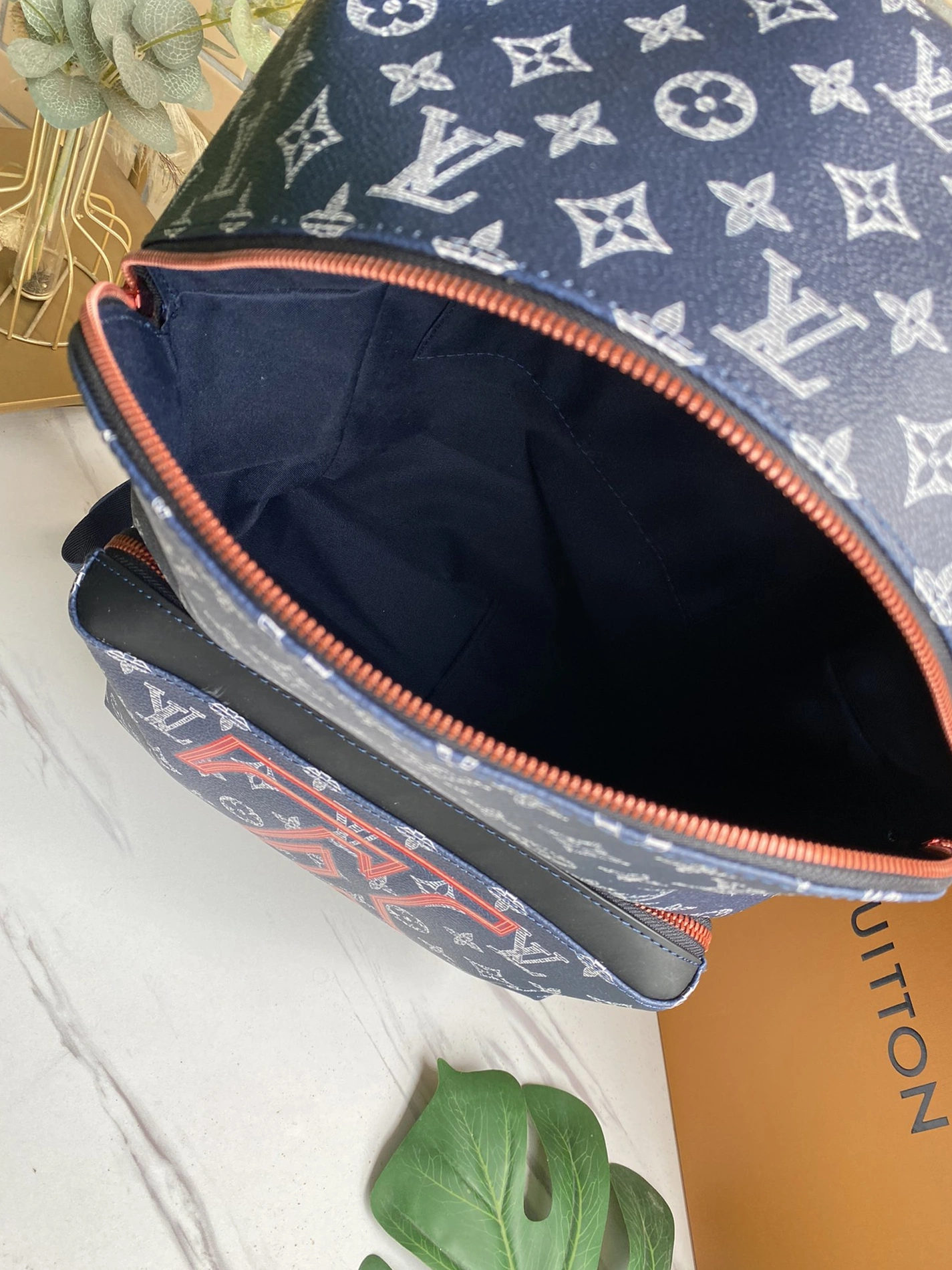 Louis Vuitton LV AAA Man Backpacks UrbanStyle 7366