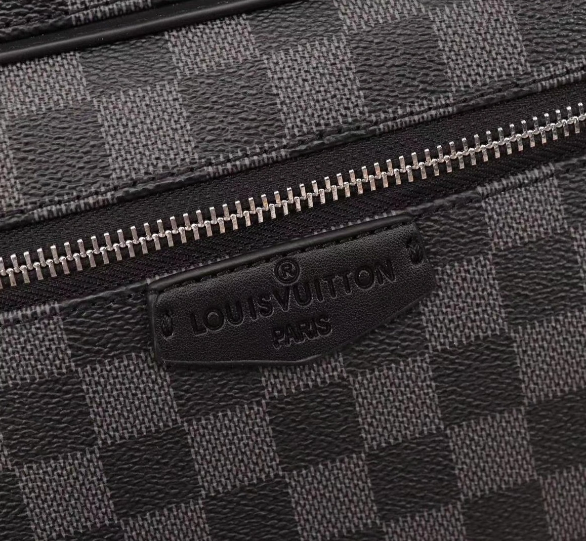 Louis Vuitton LV AAA Man Backpacks Versatile 3133