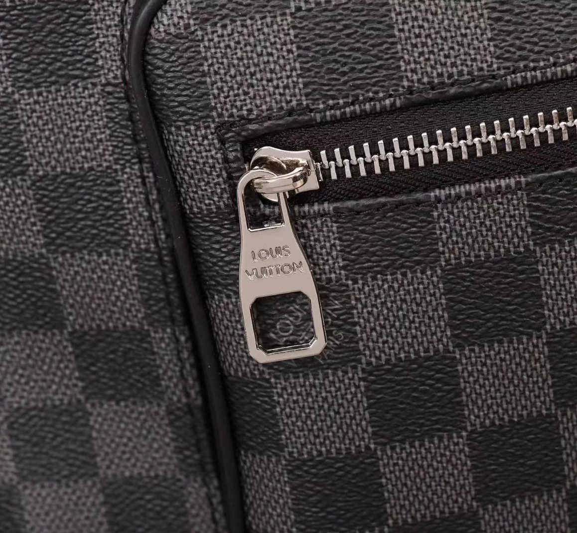Louis Vuitton LV AAA Man Backpacks Versatile 3133