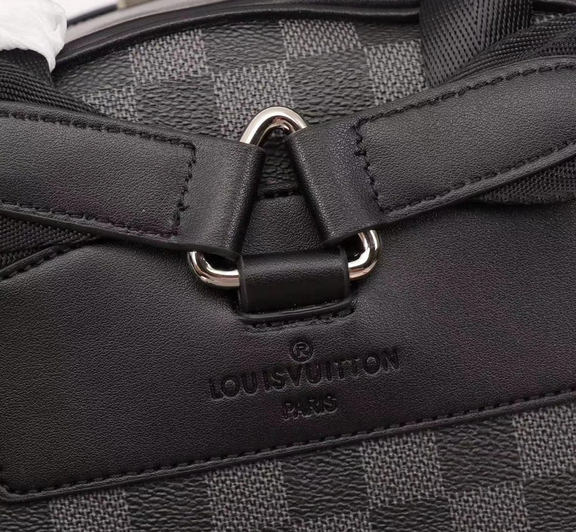 Louis Vuitton LV AAA Man Backpacks Versatile 3133