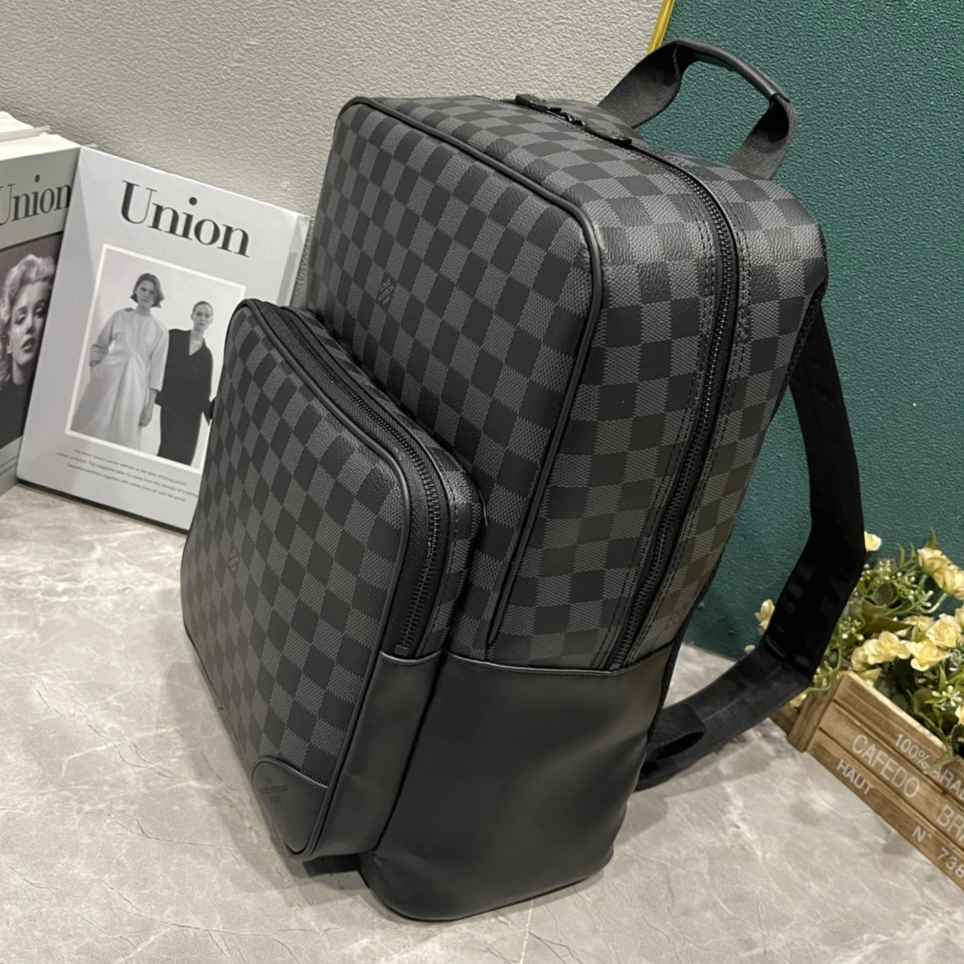 Louis Vuitton LV AAA Man Backpacks Vibrant 2561