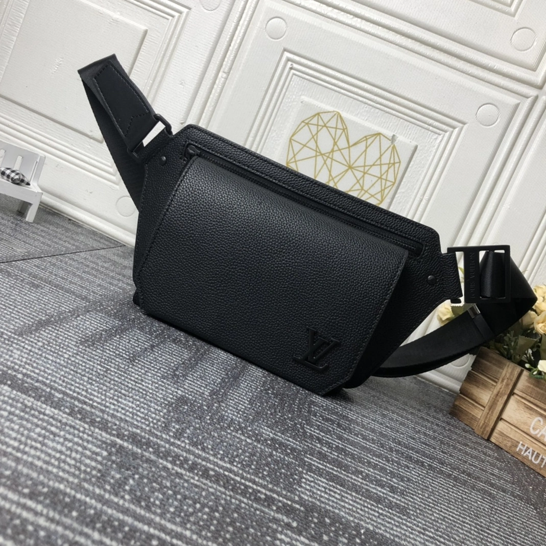 Louis Vuitton LV AAA Man Pockets Lightweight 2863