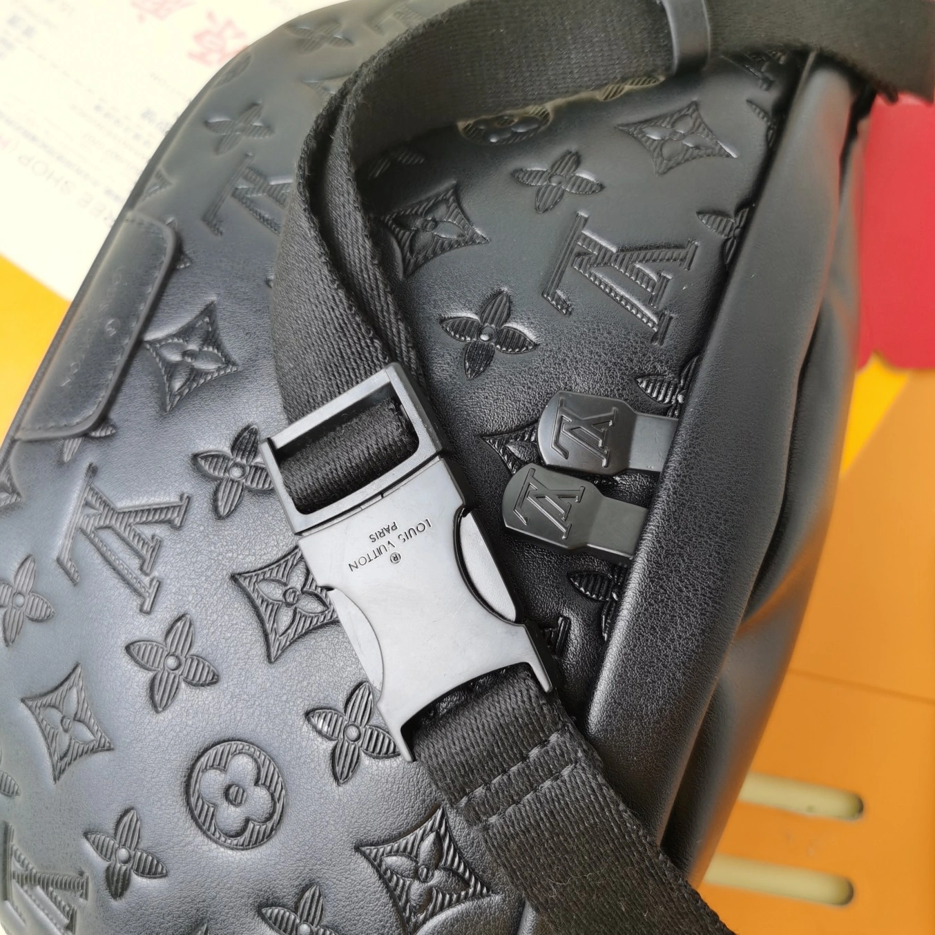 Louis Vuitton LV AAA Man Pockets StreetReady 4952