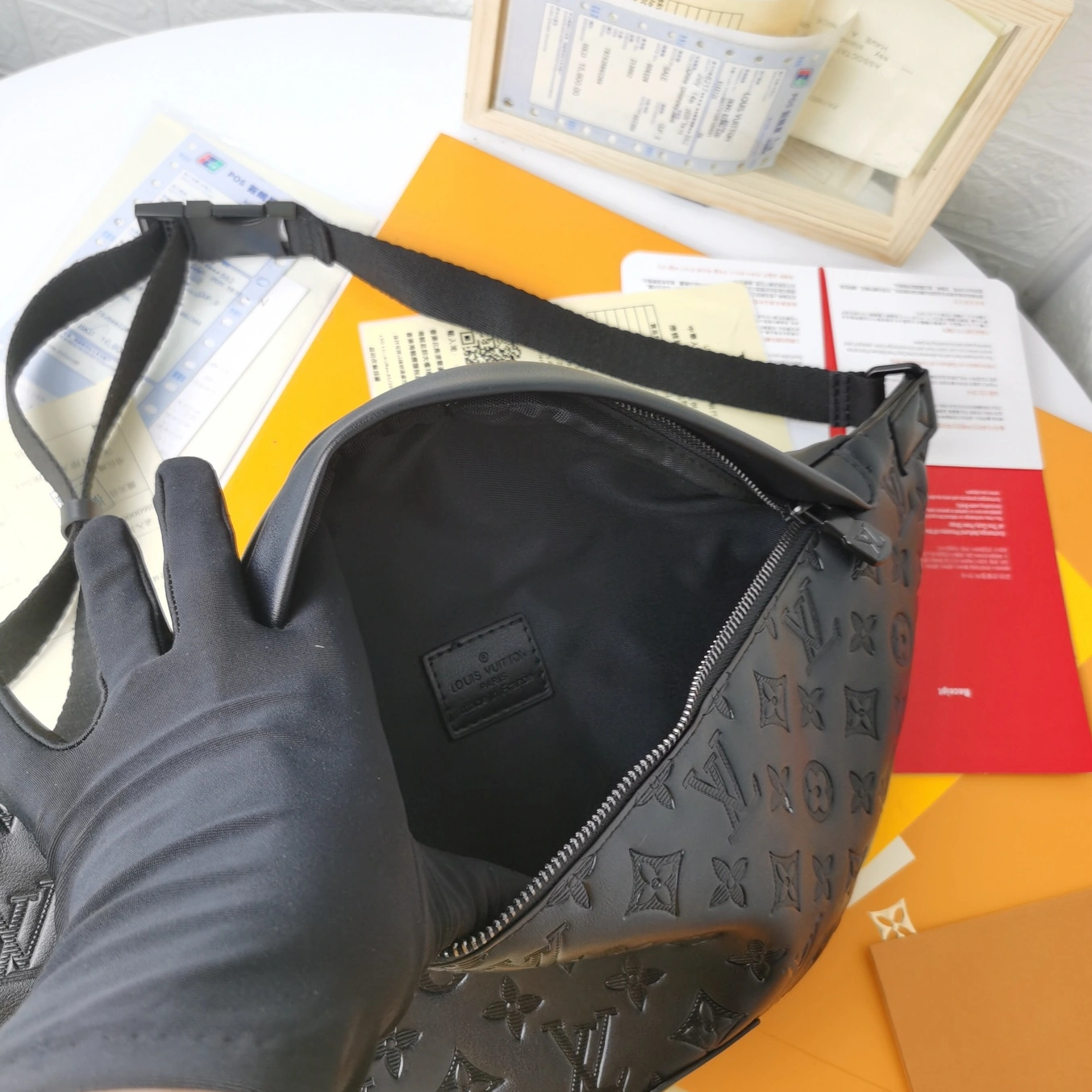 Louis Vuitton LV AAA Man Pockets StreetReady 4952