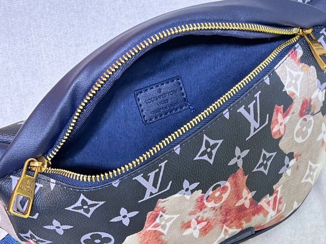 Louis Vuitton LV AAA Quality Belt Bags Comfortable 5614