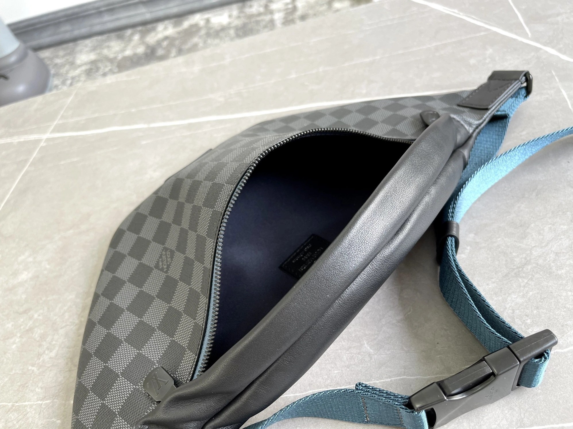 Louis Vuitton LV AAA Quality Belt Bags Efficient 1232