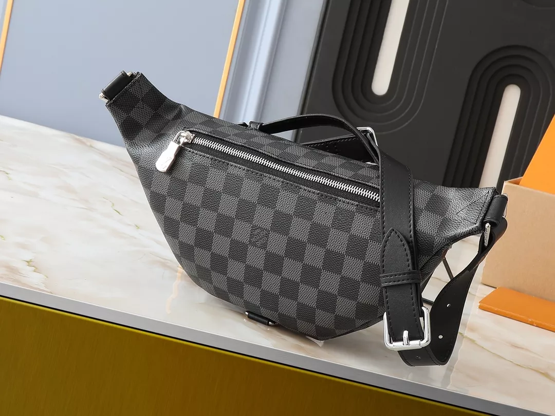 Louis Vuitton LV AAA Quality Belt Bags For Unisex Classic 6367