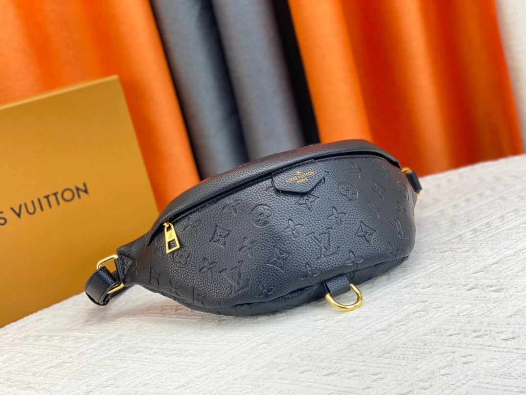 Louis Vuitton LV AAA Quality Belt Bags For Unisex Comfortable 5637