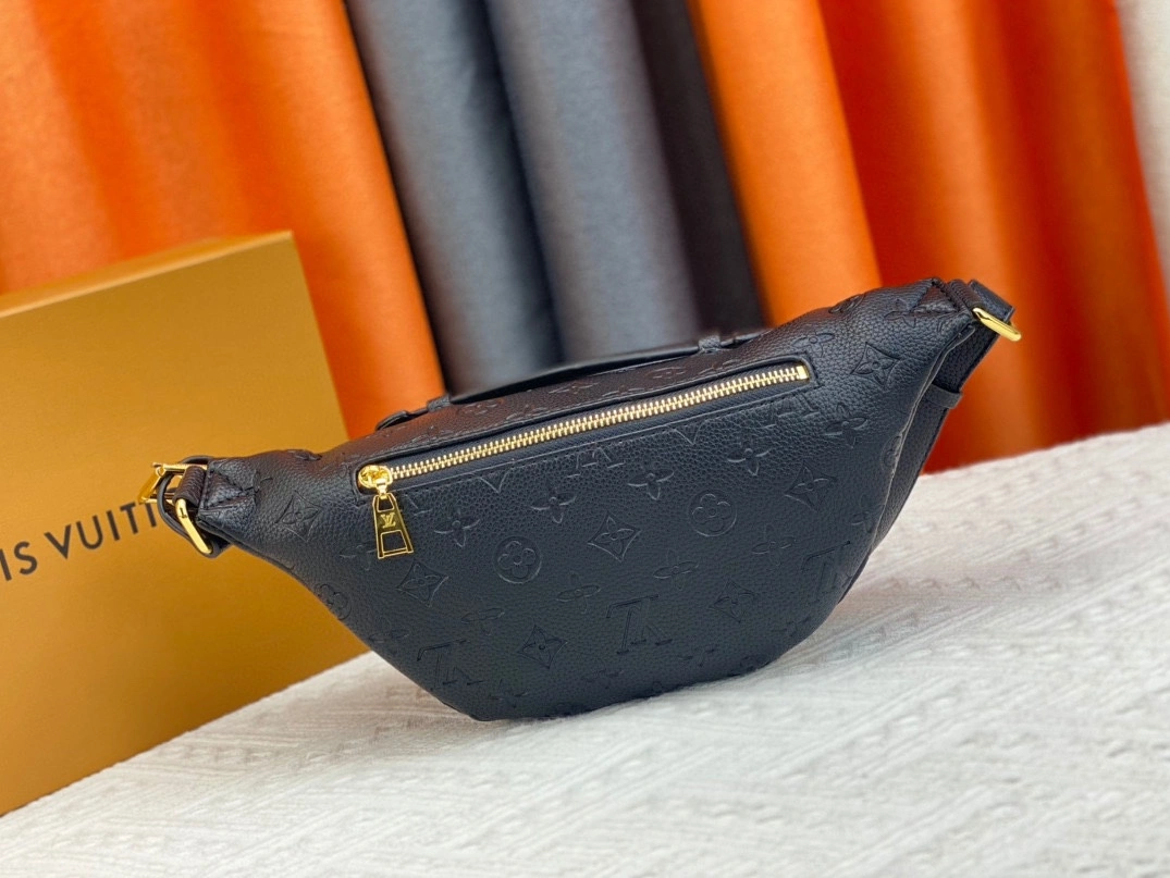 Louis Vuitton LV AAA Quality Belt Bags For Unisex Comfortable 5637