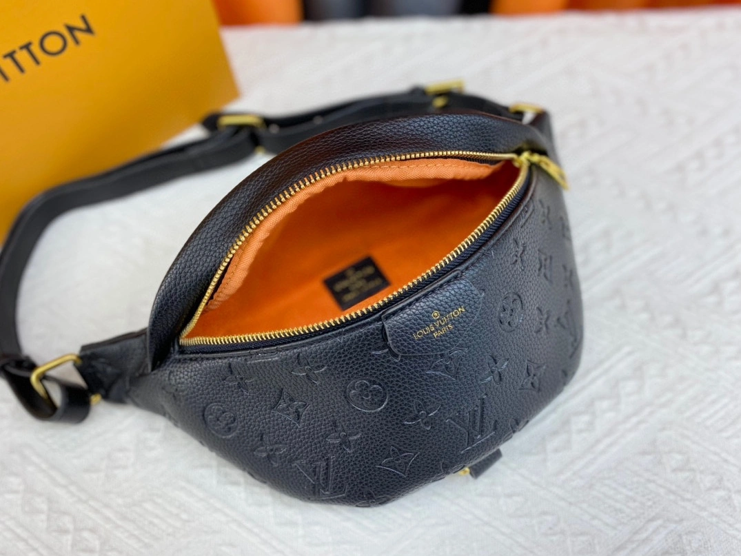Louis Vuitton LV AAA Quality Belt Bags For Unisex Comfortable 5637