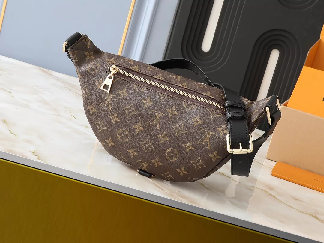 Louis Vuitton LV AAA Quality Belt Bags For Unisex Compact 491
