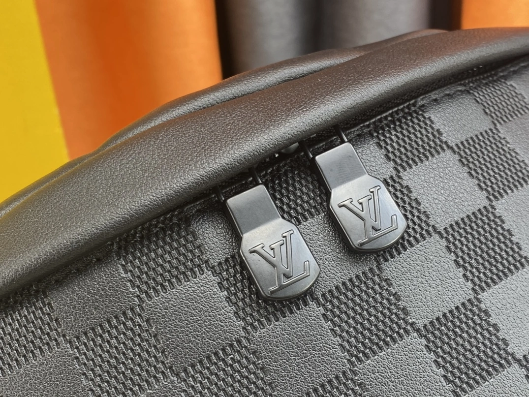 Louis Vuitton LV AAA Quality Belt Bags For Unisex Fashionable 3059