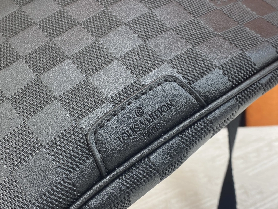 Louis Vuitton LV AAA Quality Belt Bags For Unisex Fashionable 3059
