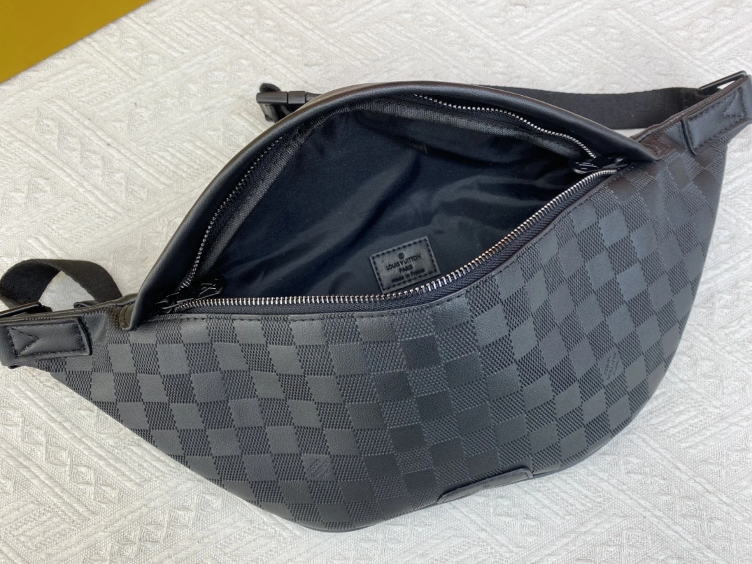 Louis Vuitton LV AAA Quality Belt Bags For Unisex Fashionable 3059