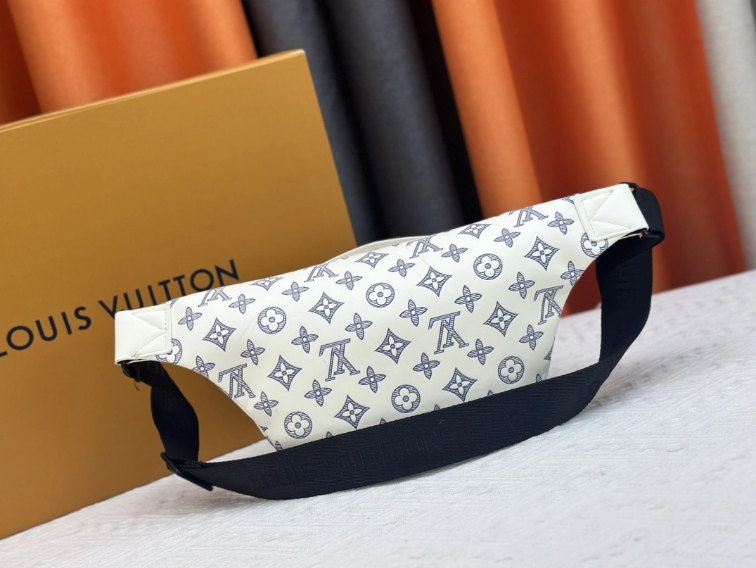 Louis Vuitton LV AAA Quality Belt Bags For Unisex GoodFit 7132