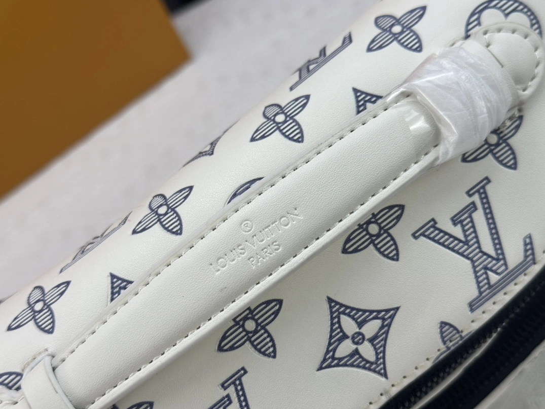 Louis Vuitton LV AAA Quality Belt Bags For Unisex GoodFit 7132