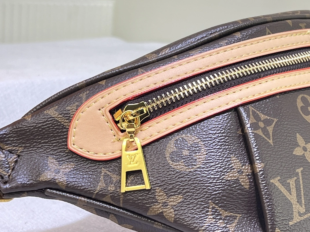 Louis Vuitton LV AAA Quality Belt Bags For Unisex Modern 3148