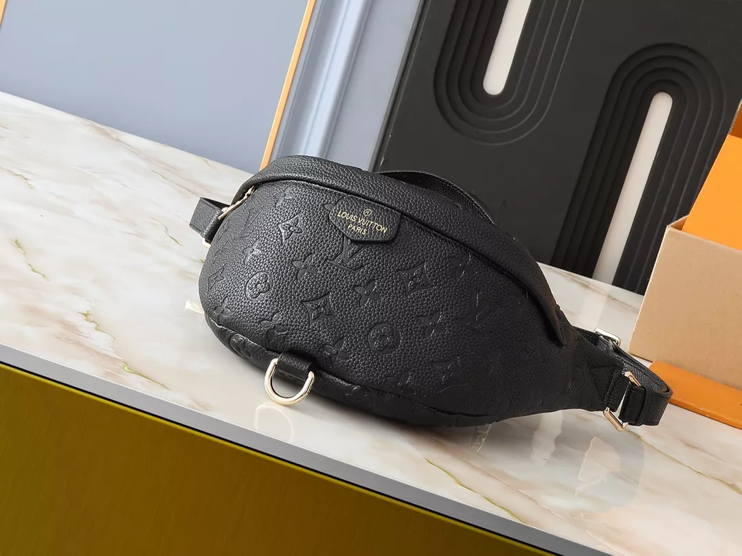 Louis Vuitton LV AAA Quality Belt Bags For Unisex Refined 2093