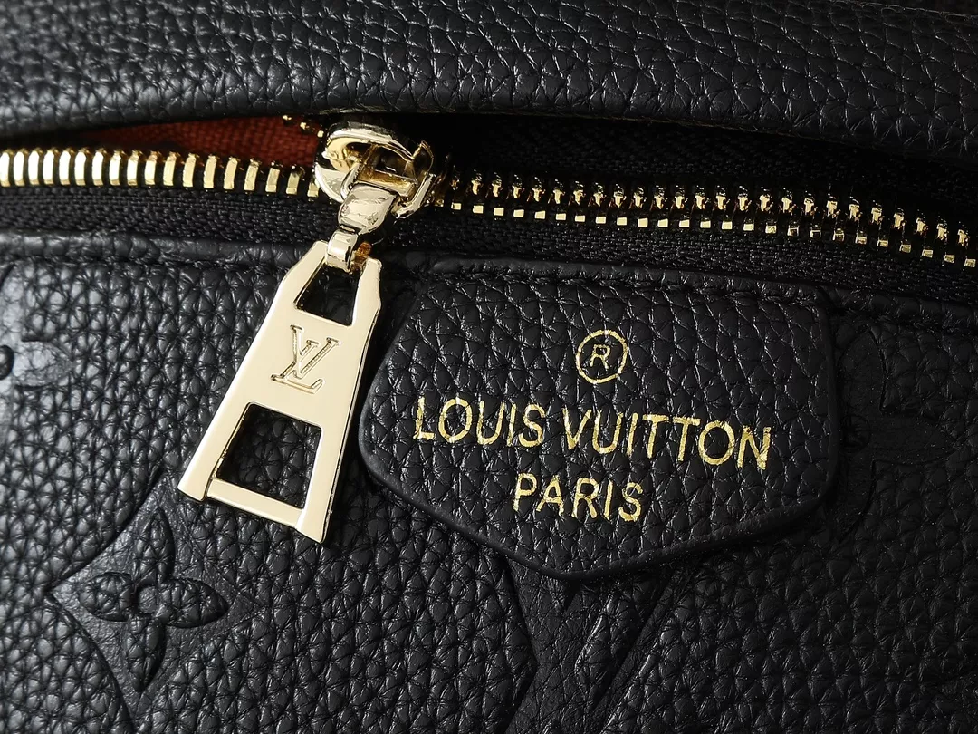 Louis Vuitton LV AAA Quality Belt Bags For Unisex Refined 2093