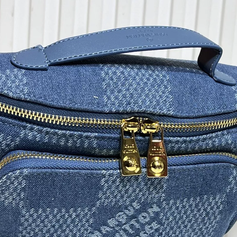 Louis Vuitton LV AAA Quality Belt Bags For Unisex Sophisticated 2912