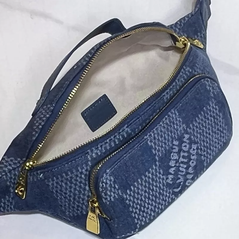 Louis Vuitton LV AAA Quality Belt Bags For Unisex Sophisticated 2912