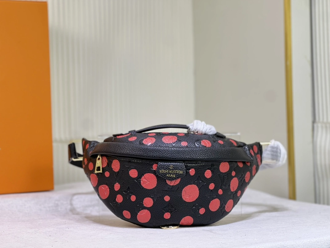 Louis Vuitton LV AAA Quality Belt Bags For Unisex Sophisticated 3306