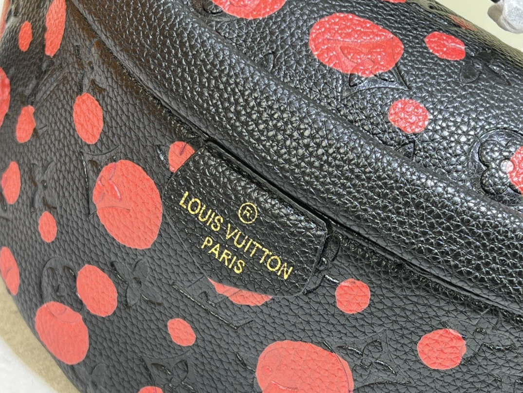 Louis Vuitton LV AAA Quality Belt Bags For Unisex Sophisticated 3306