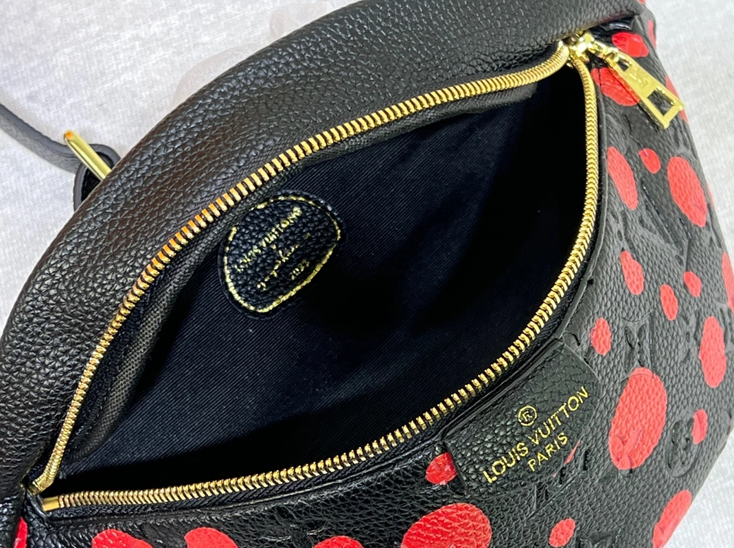Louis Vuitton LV AAA Quality Belt Bags For Unisex Sophisticated 3306