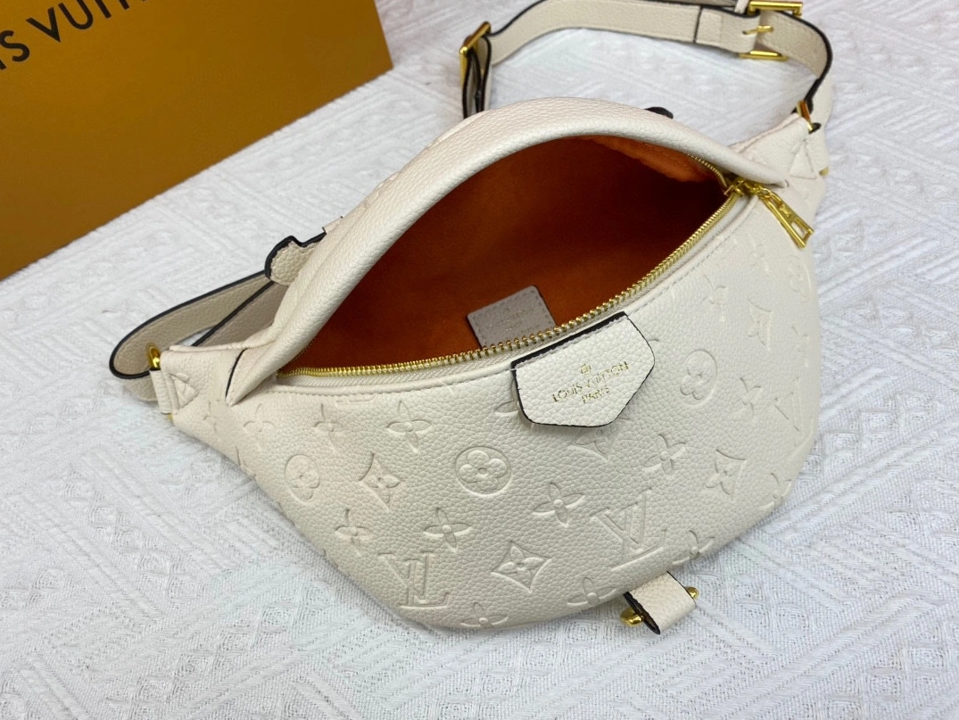Louis Vuitton LV AAA Quality Belt Bags For Unisex Timeless 293