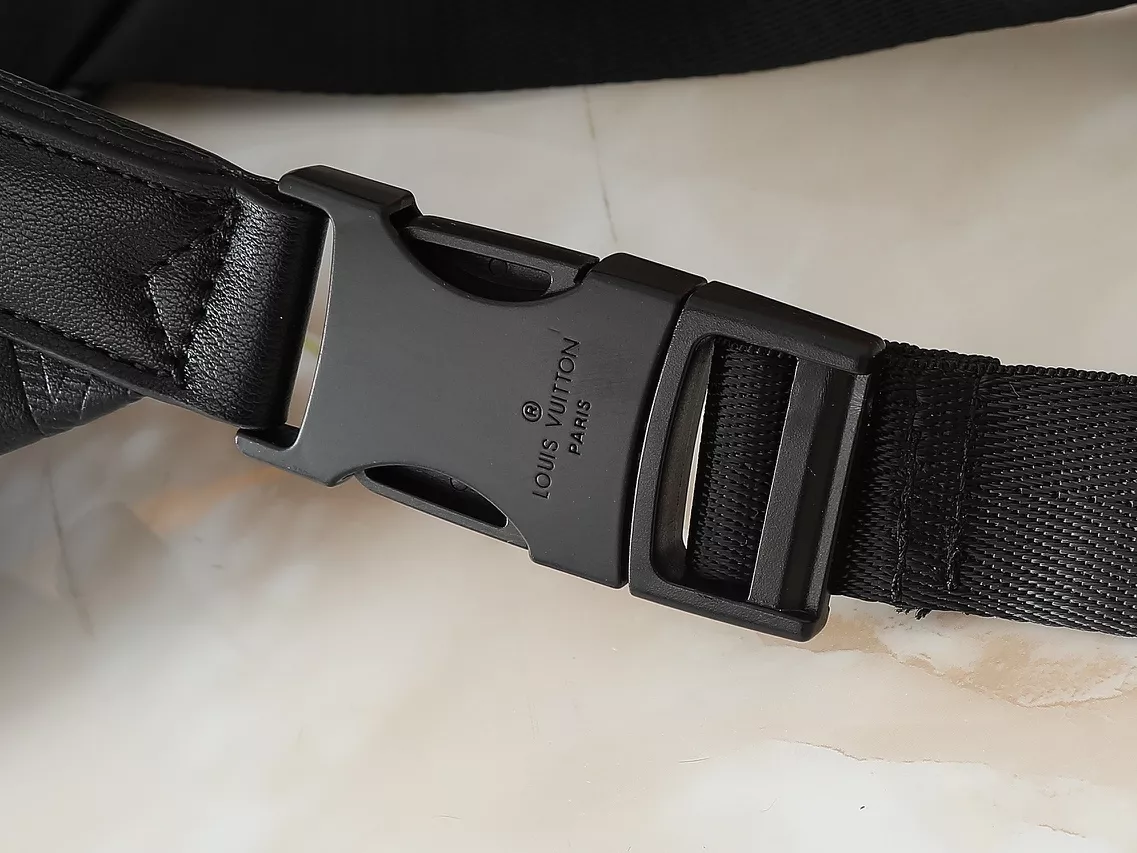 Louis Vuitton LV AAA Quality Belt Bags For Unisex Vibrant 6225