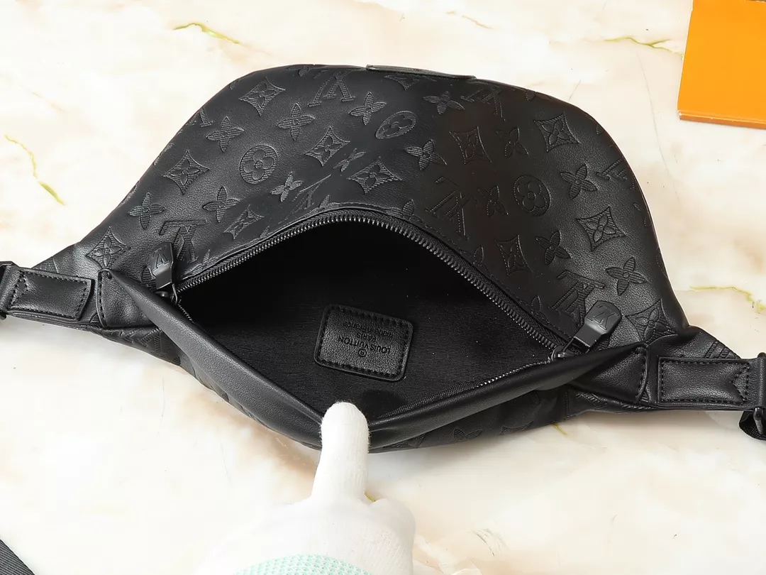 Louis Vuitton LV AAA Quality Belt Bags For Unisex Vibrant 6225