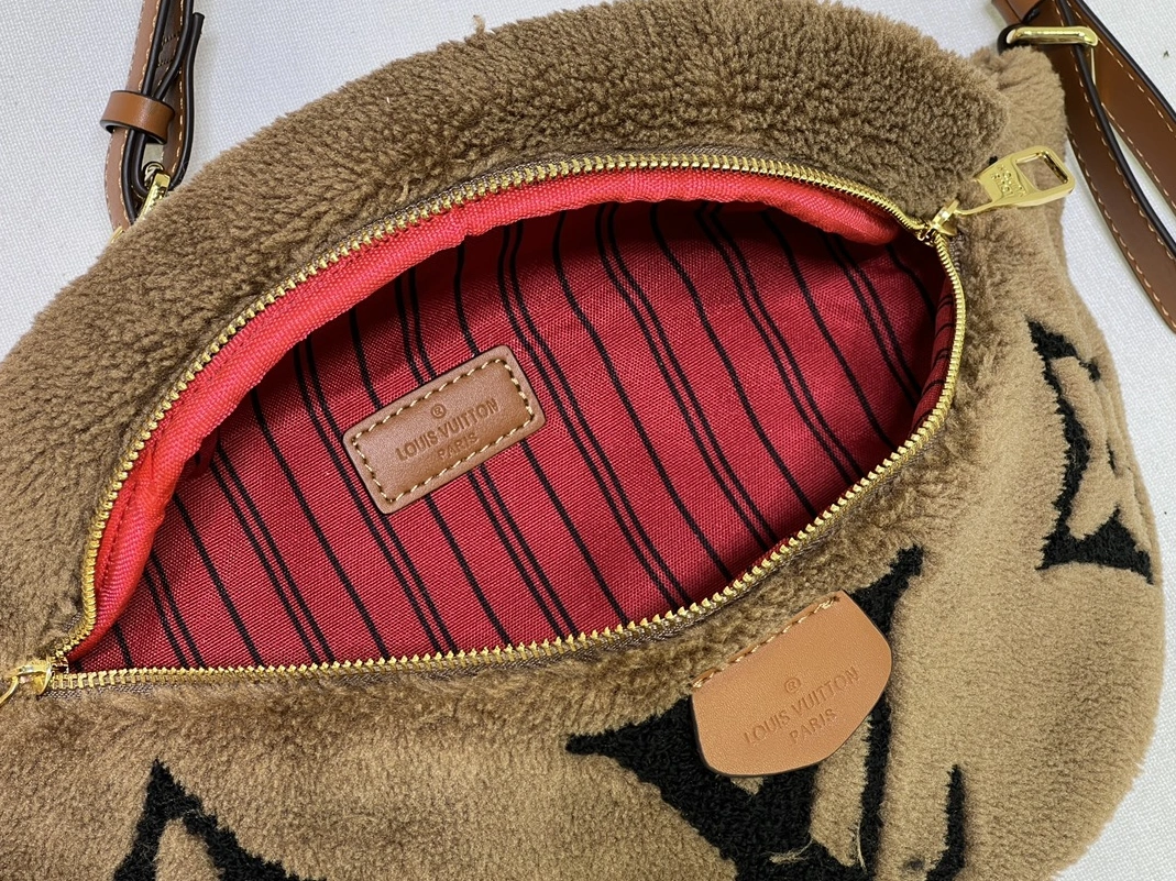 Louis Vuitton LV AAA Quality Belt Bags For Women Durable 1849