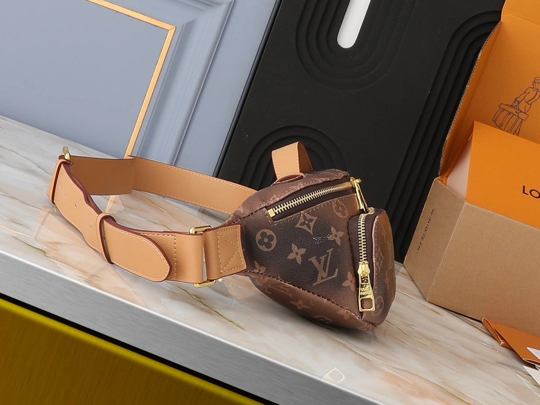 Louis Vuitton LV AAA Quality Belt Bags For Women Vibrant 1410