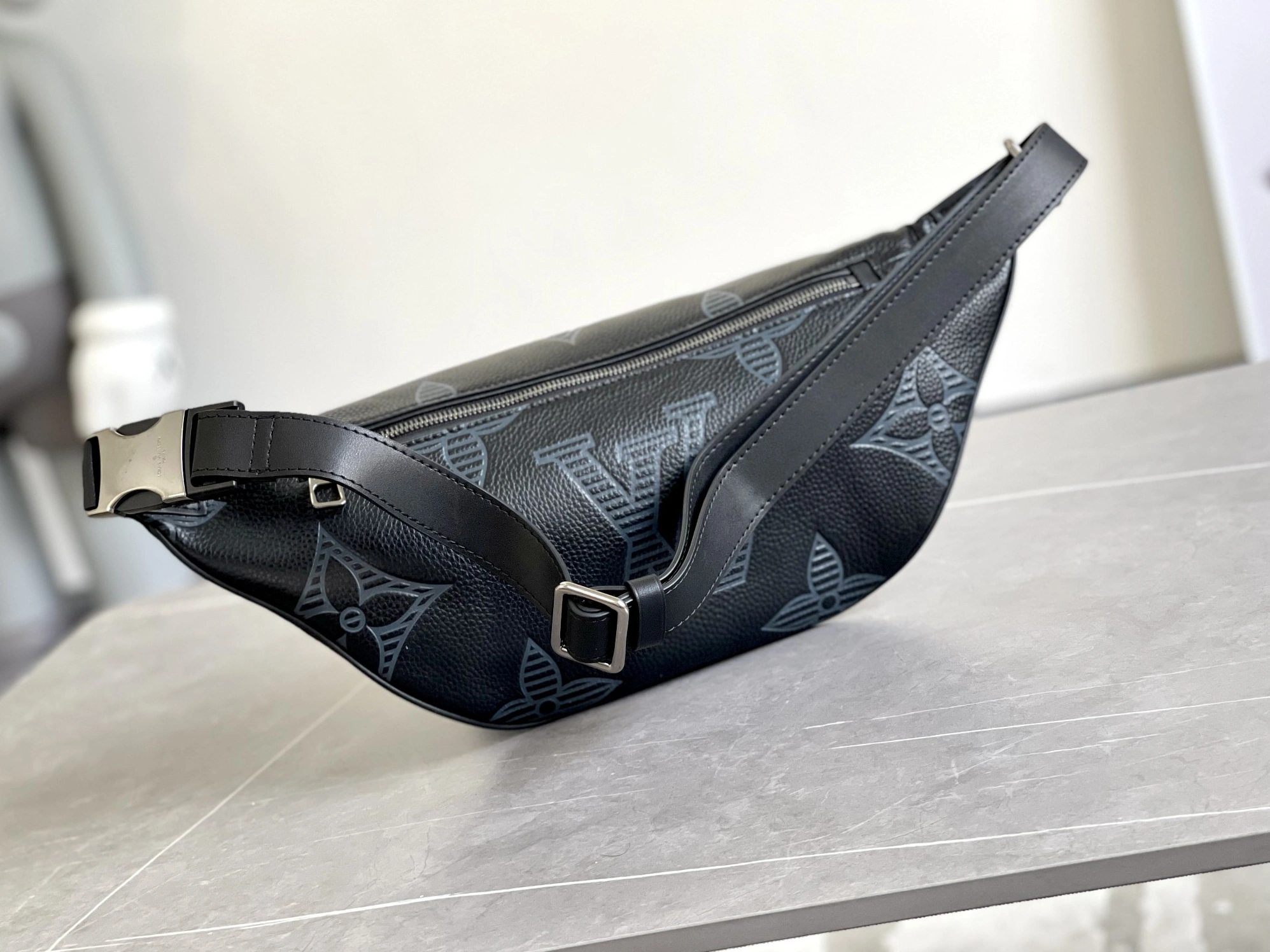 Louis Vuitton LV AAA Quality Belt Bags Modern 9647