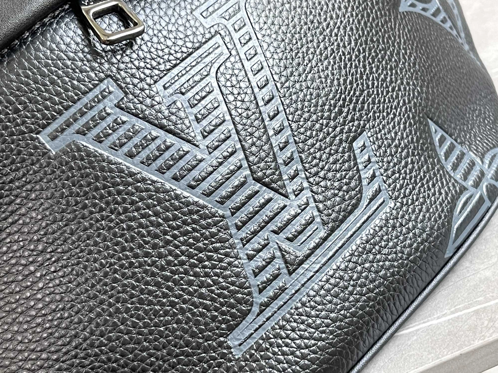 Louis Vuitton LV AAA Quality Belt Bags Modern 9647