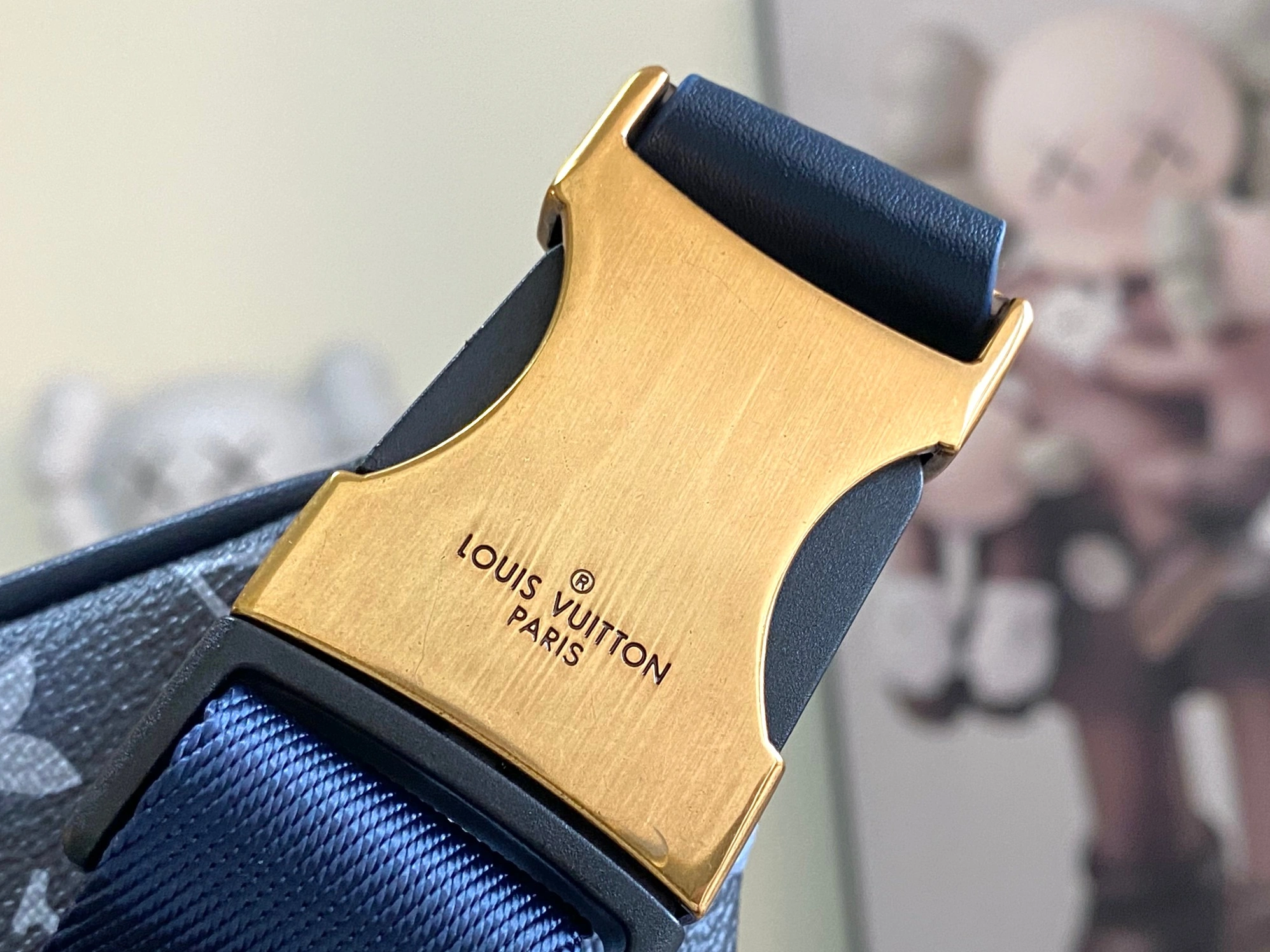 Louis Vuitton LV AAA Quality Belt Bags Popular 4842