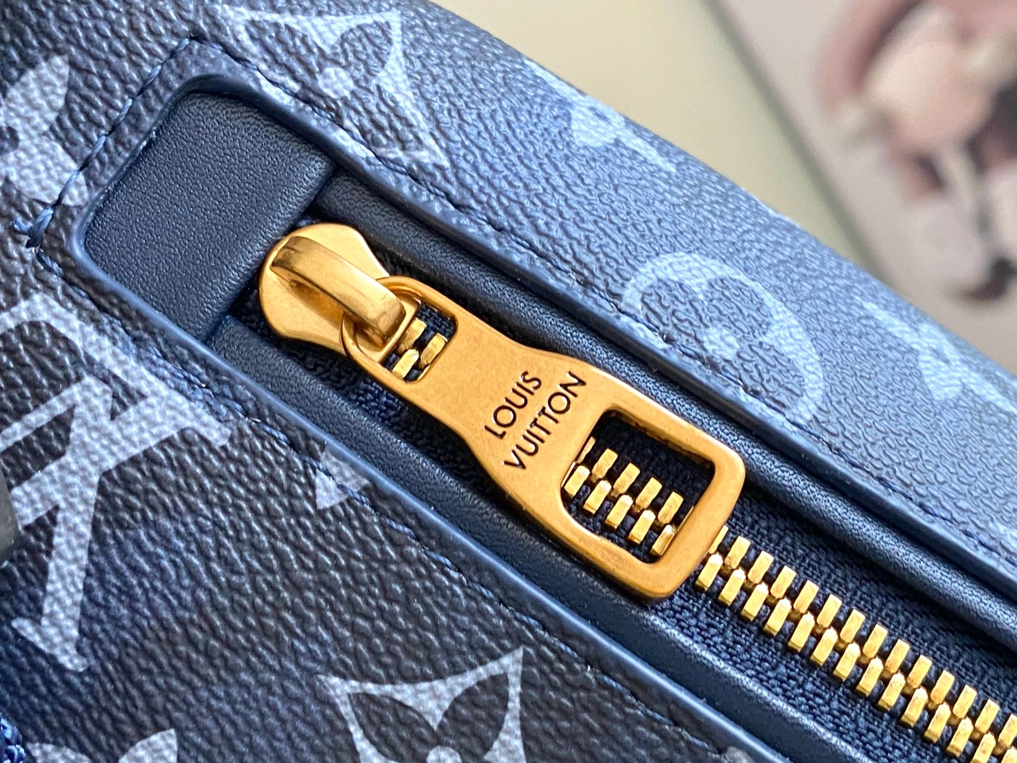 Louis Vuitton LV AAA Quality Belt Bags Popular 4842