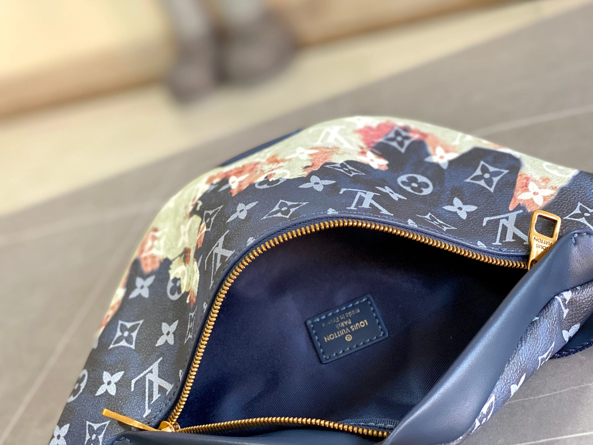 Louis Vuitton LV AAA Quality Belt Bags Popular 4842