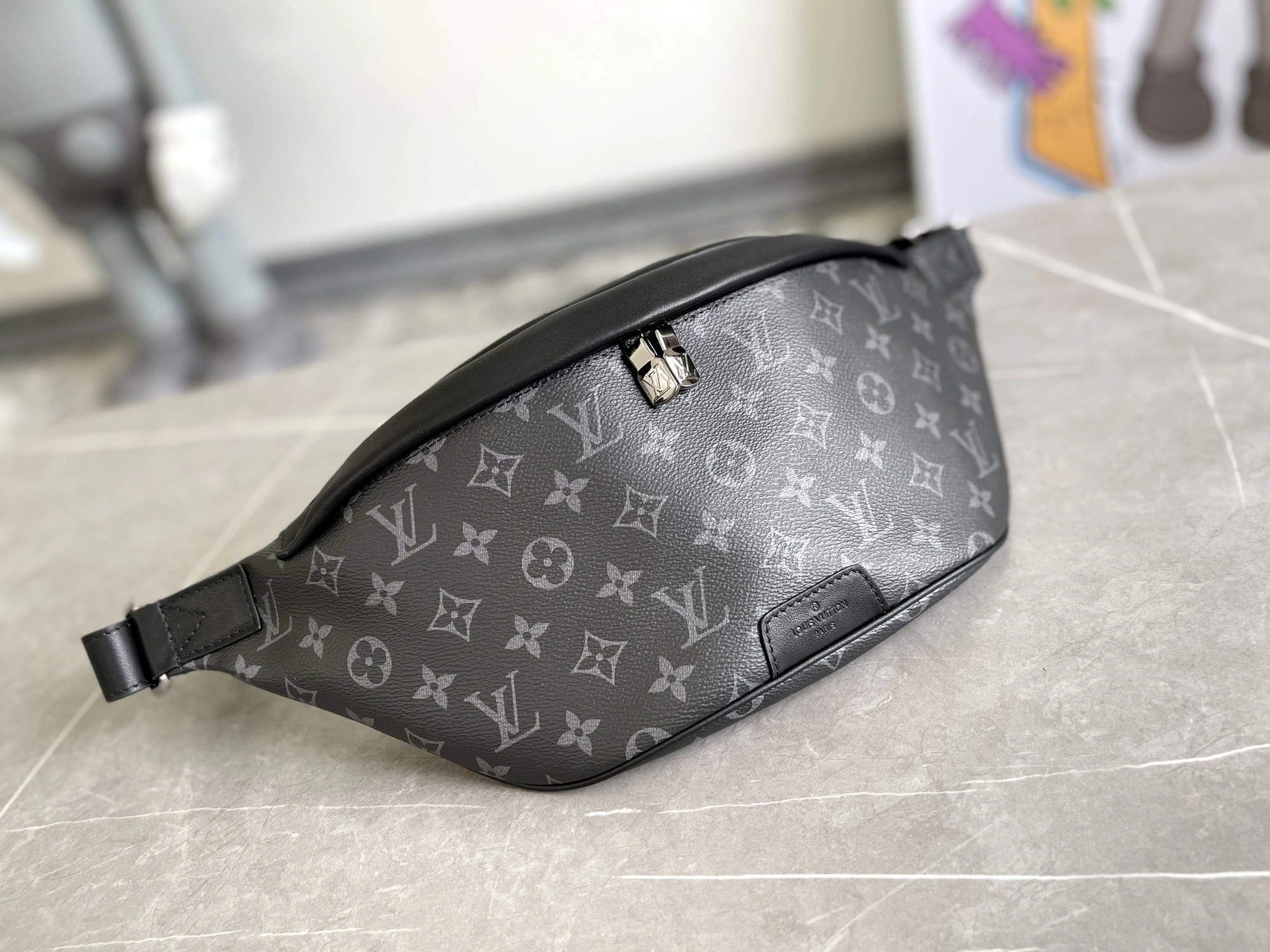 Louis Vuitton LV AAA Quality Belt Bags Sleek 3814