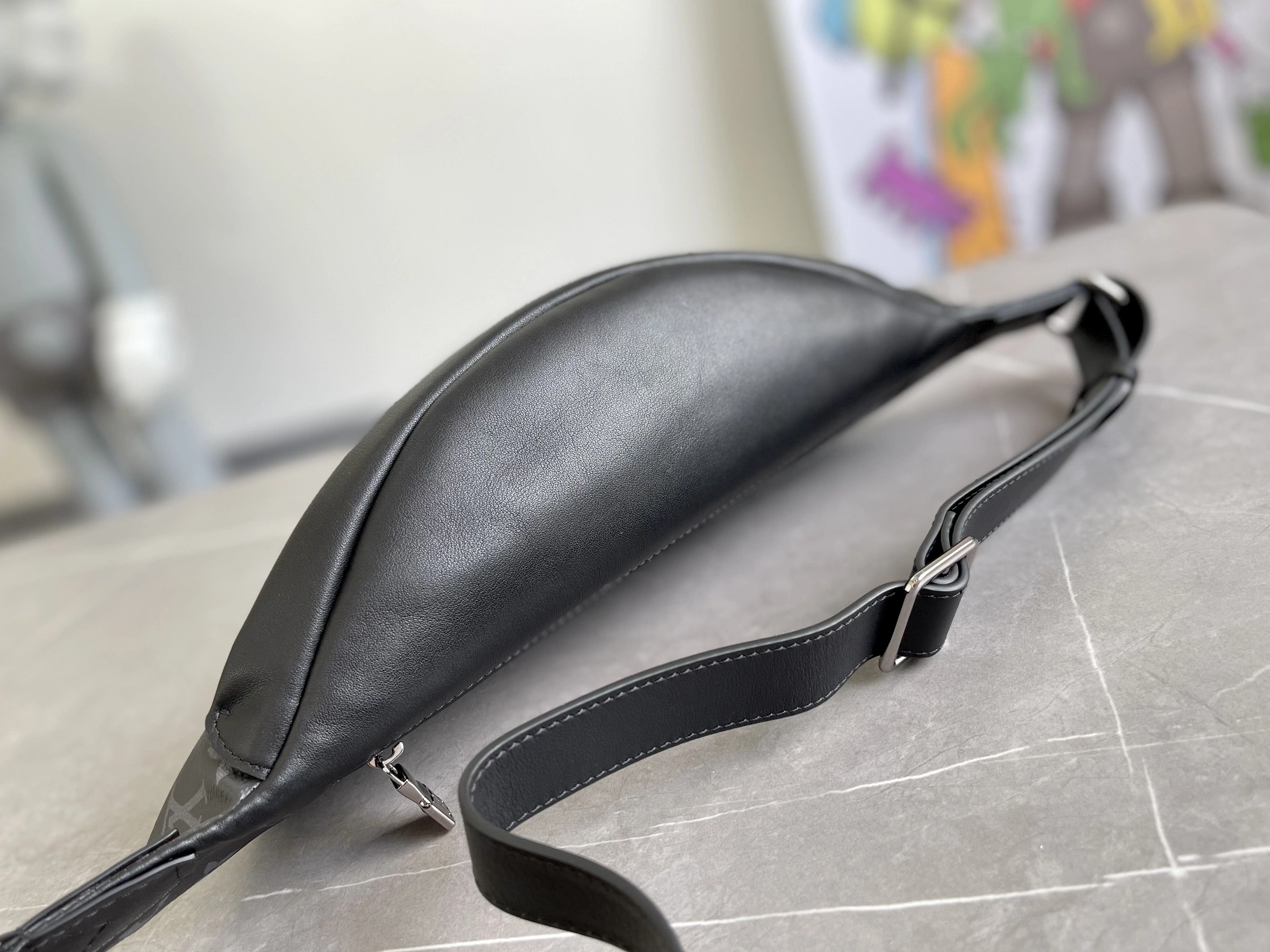 Louis Vuitton LV AAA Quality Belt Bags Sleek 3814