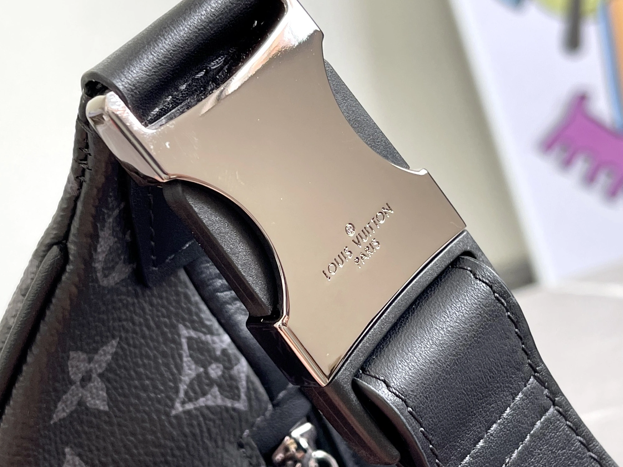 Louis Vuitton LV AAA Quality Belt Bags Sleek 3814